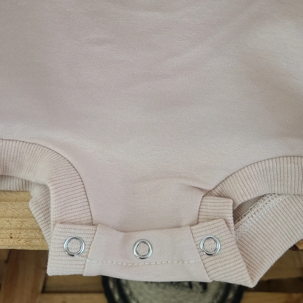 New Infant Long Sleeve Bodysuit Size 12-18 Months